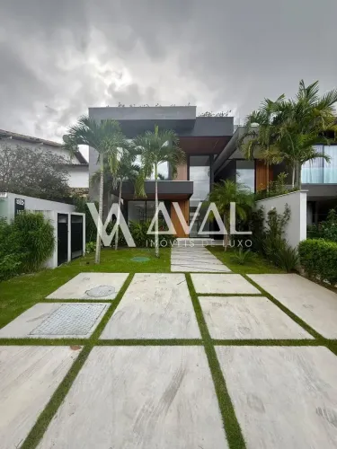 Casa triplex de 360m² no condomínio Interlagos de Itaúna na Barra da Tijuca para venda com