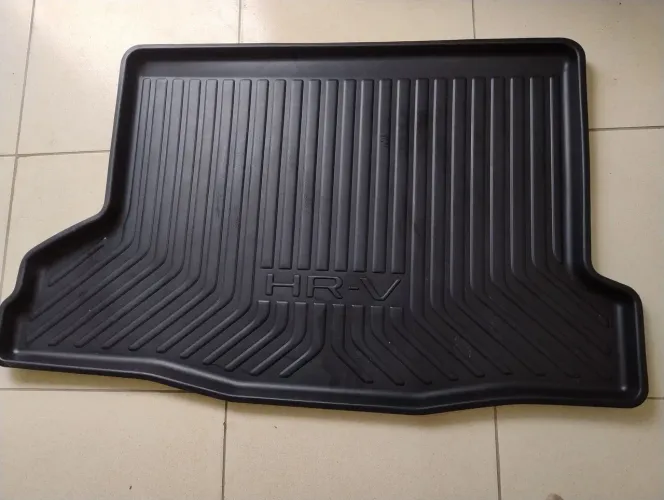 Bandeja portas-malas carro 