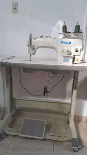 Máquina de Costura Reta Industrial 127V