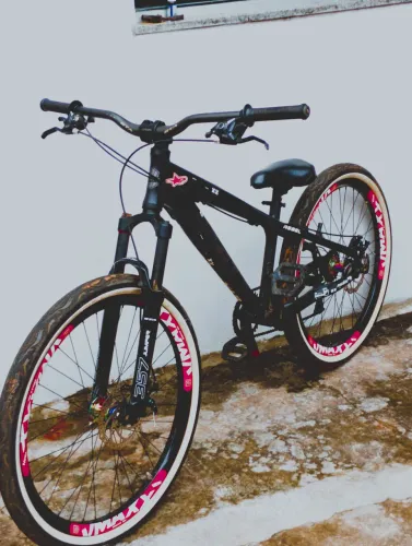 Bike GTA REBEL PRETA COM NOTA FISCAL 2 MESES DE USO