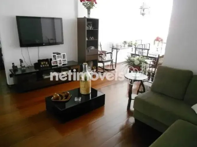 Apartamento amplo de 4 quartos, 1 suite e 3 vagas, no bairro Luxemburgo.