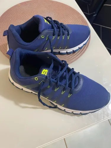 Tênis esportivo masculino
