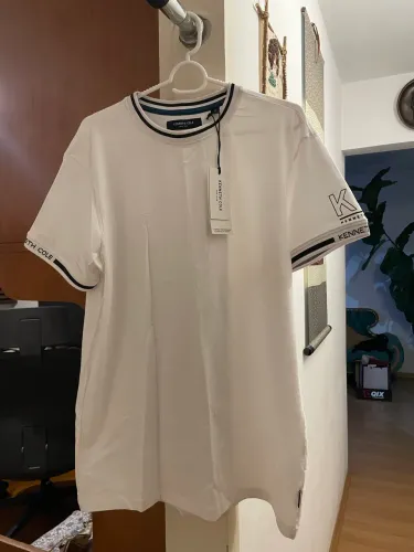 CAMISETA KENNETH COLE ORIGINAL NA ETIQUETA