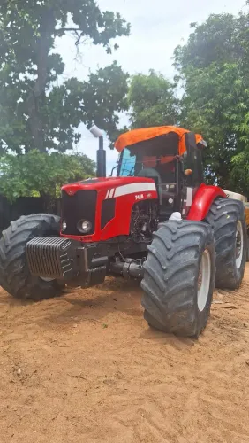 Vendo trator de pneu