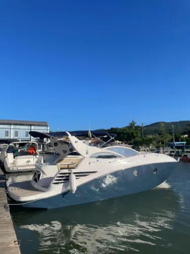 Lancha Armada 30 pés, com 88 horas.