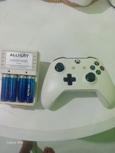 Eletrônicos o controle mais as pilhas