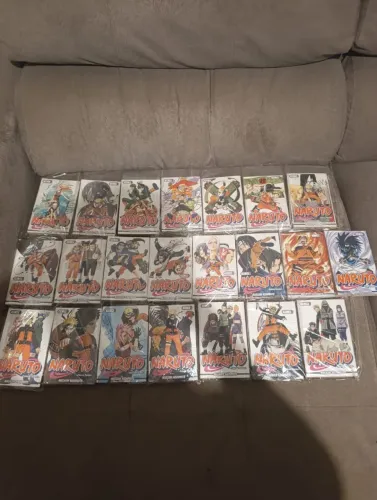 Naruto lote 50 mangas TODOS EM SACOS PLÁSTICOS 