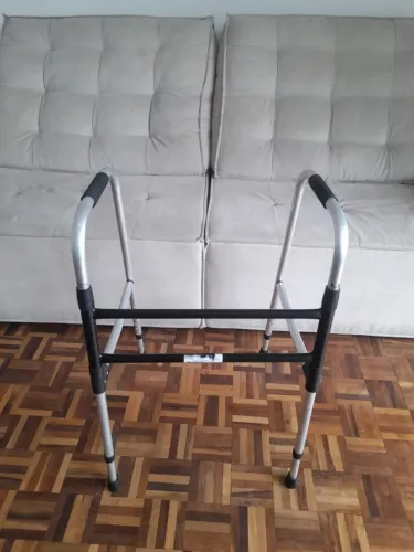 Andador para idoso dobrável