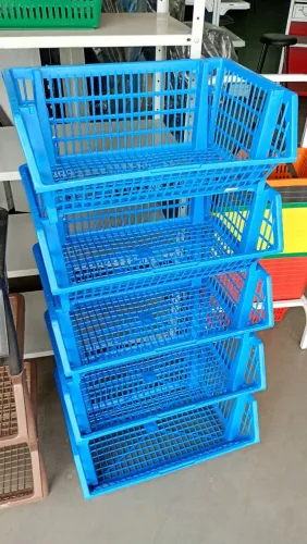 CESTO PLASTICO EMPILHAVEL PRETO OU AZUL *
