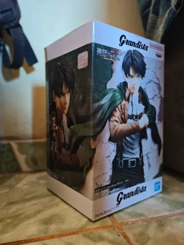 Action figure do Levi original do Japão