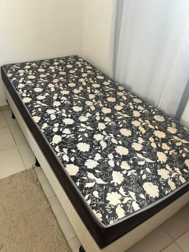Vendo cama de solteiro