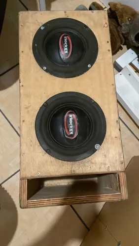 Sub 8 shocker 650rms