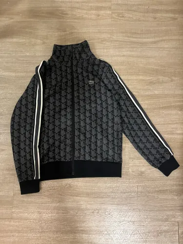 jaqueta lacoste monograma