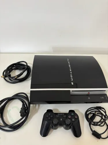 PS3 Fat com controle e cabos 