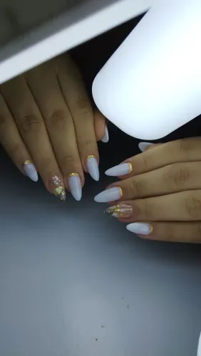 Alongamento de unhas de gel