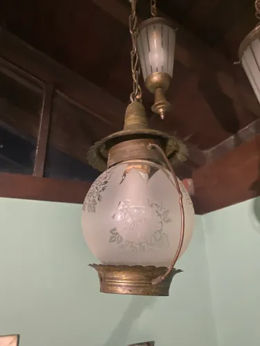 Trio de Luminárias Pendentes Antigas em Latão - Conjunto Clássico Completo