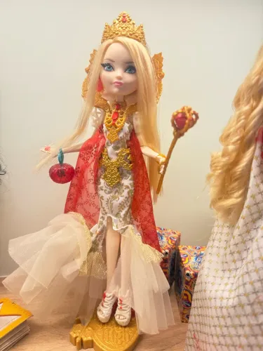 boneca ever after high Apple White Happily Ever After
