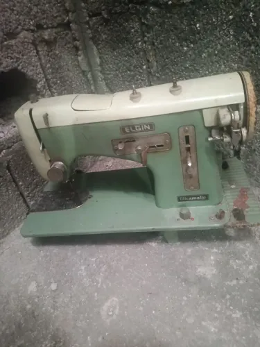 Máquina para colecionadores. No estado mas se quiser arrumar tem jeito 