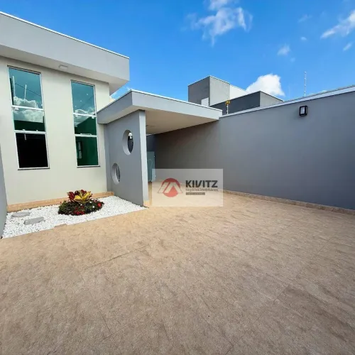 Casa com 3 dormitórios e Piscina à venda, 164 m² por R$ 710.000 - Parque Universitário - A