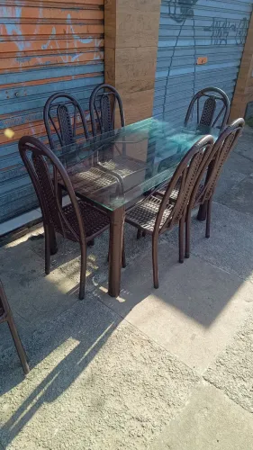 Mesa tampo de vidro. 