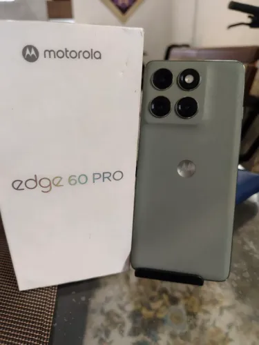 Edge 60 Pro 