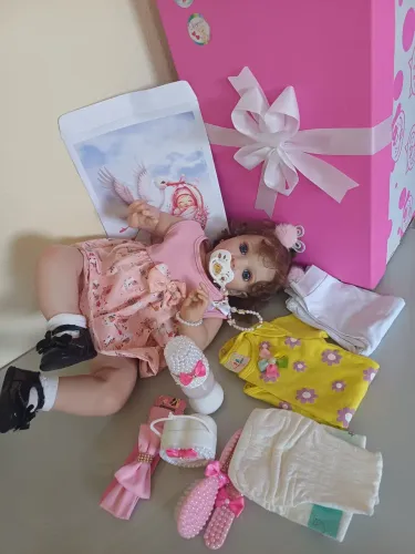 Boneca Com Acessórios 