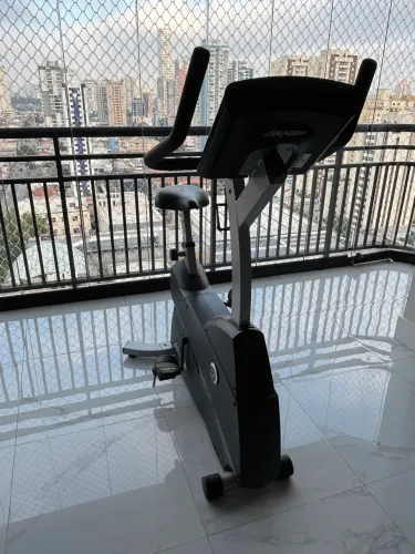 Bicicleta Ergométrica Lifefitness C1 LifeCycle