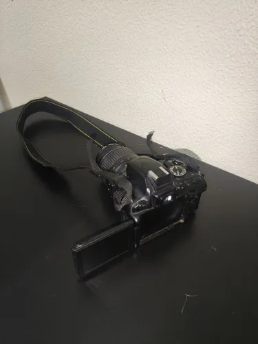 Camera D5100 DA NIKON COM BATERIA CHARGER MH-24 COM CARTAO DE MEMORIA