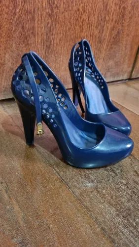 Melissa Eagle azul marinho salto