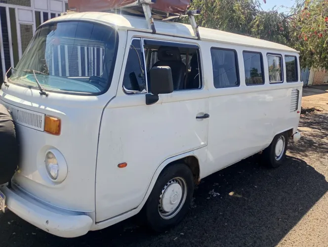 Volkswagen Kombi Standard/ Luxo/ Serie Prata 1996