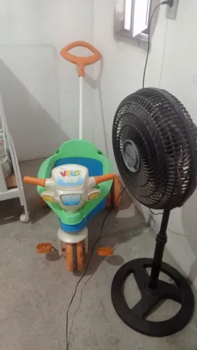 Carro de bebê seminovo
