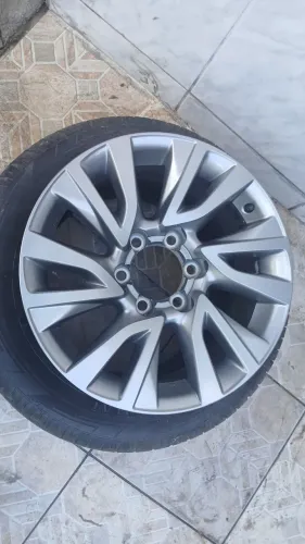 Roda 18 hilux sw4