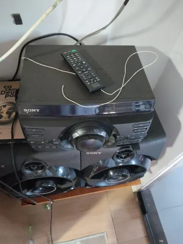 Estou vendendo um aparelho de som marca Sony CD e DVD embutido HDMI bluetooth 