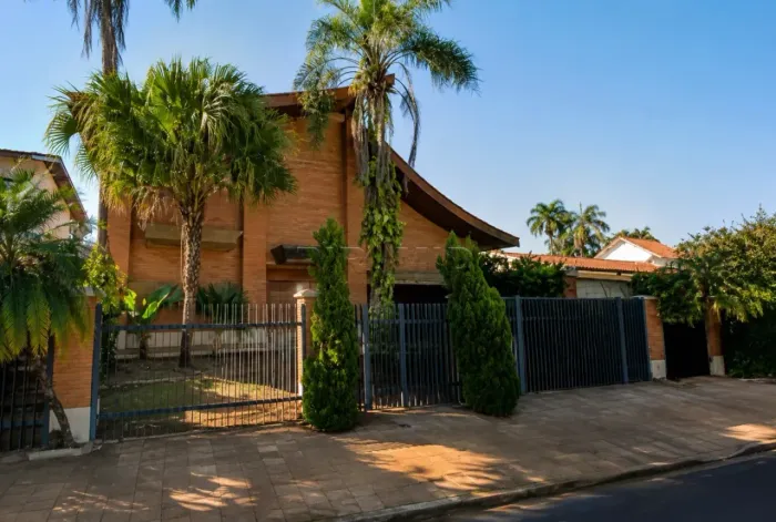 Sobrado com 925,00 m², Bairro Jardim Canada , Zona Sul de Ribeirão Preto/SP;