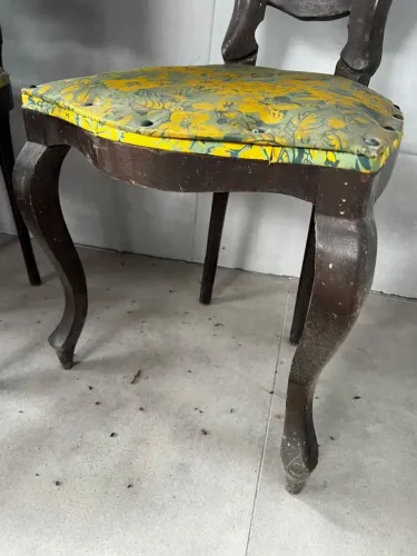 Cadeira de Madeira - Antiga