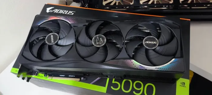RTX 5090 - Aorus Master 32GB