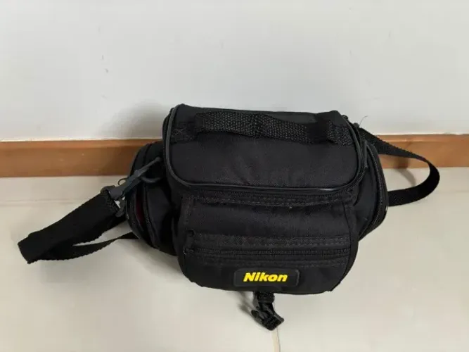 Vendo bolsa para câmeras e acessórios Nikon