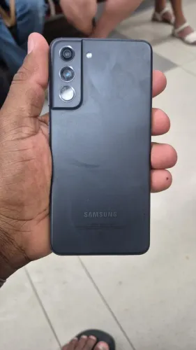 Vende-se um celular