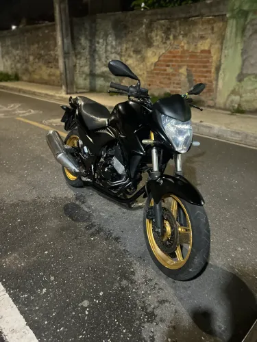 Cb 300 (único dono)