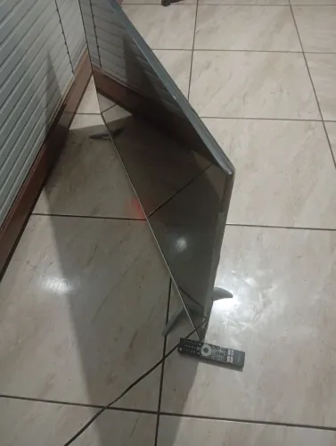 Tv para retirada de peças