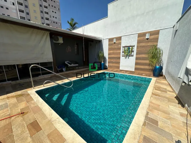 CASA TÉRREA COM PISCINA AQUECIDA + ÁREA GOURMET + 4 DORMITÓRIOS POR R$ 619.900 NA VILA JON