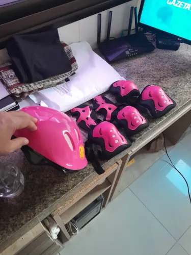 Capacete e acessórios de criança seminovo, 40 reais jacintinho, *55