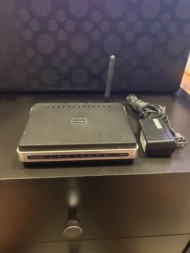 Roteador Wi-Fi D-Link DIR-300 com fonte