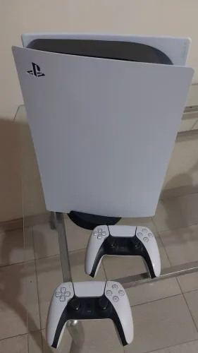 PS5 Mídia Física com 2 controles