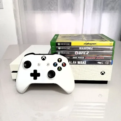 Xbox One S 1TB (LACRADO) + 5 Jogos Mídia Física