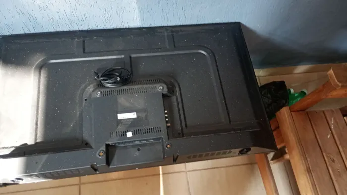 Tv Philco tela quebrada , aproveitar placa, peças ou conserto