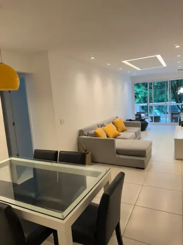 Apartamento em prédio com piscina - Rio de Janeiro - RJ