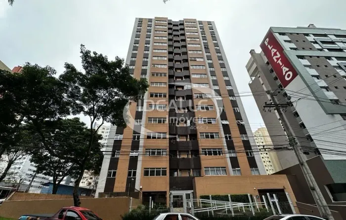 Apartamento com 3 quartos para alugar por R$ 3200.00, 86.50 m2 - CRISTO REI - CURITIBA/PR