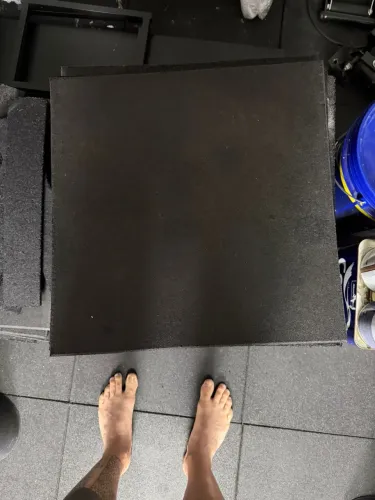 Piso emborrachado 95 reais o metro quadrado