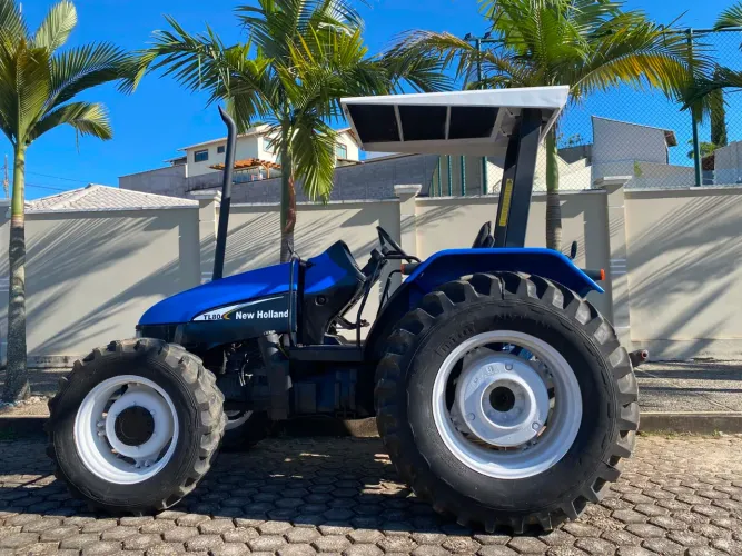 Vendo trator New Holland 2002